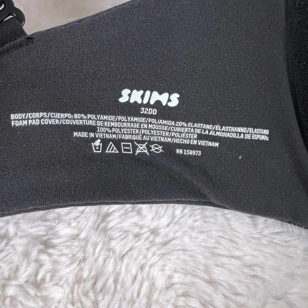 Skims Fits Everybody T-Shirt Bra Onyx Black Underwire BR-UWR-2294 Size 32DD NEW